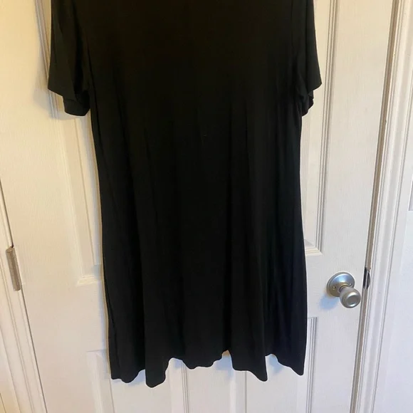 4/$10 Black t-shirt dress, size XL - Picture 3 of 6
